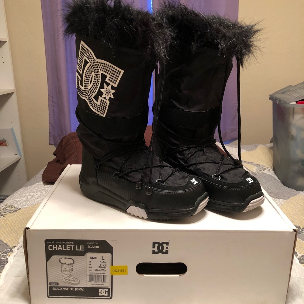 Snow boots